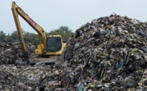 Les décharges, fléau des  mégalopoles en développement Les décharges, fléau des  mégalopoles en développement