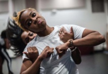 Le stepping, danse emblématique de l'identité noire, secoue le monde de la mode Le stepping, danse emblématique de l'identité noire, secoue le monde de la mode