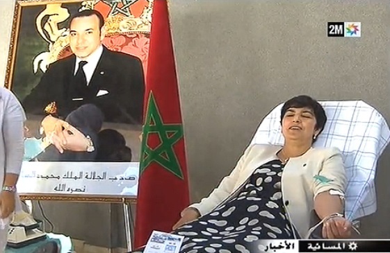 La wali de Kénitra donne son sang et convoque la télévision