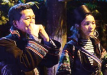 Trouver l'amour malgré les touristes dans les montagnes isolées du Vietnam Trouver l'amour malgré les touristes dans les montagnes isolées du Vietnam