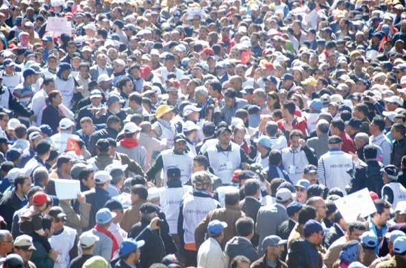 Benkirane se répand en menaces à l'encontre des syndicats Benkirane se répand en menaces à l'encontre des syndicats