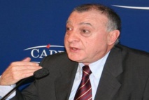 Charles Saint-Prot : Le conflit artificiel entretenu par l'Algérie autour du Sahara marocain est un facteur de crise et de déstabilisation Charles Saint-Prot : Le conflit artificiel entretenu par l'Algérie autour du Sahara marocain est un facteur de crise et de déstabilisation