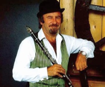​Décès du célèbre clarinettiste de jazz, Acker Bilk