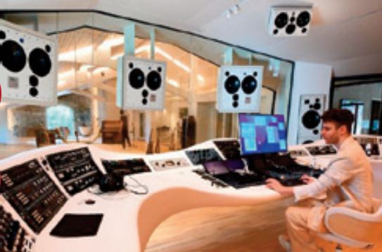 Les studios Miraval remettent le son avec Brad Pitt Les studios Miraval remettent le son avec Brad Pitt
