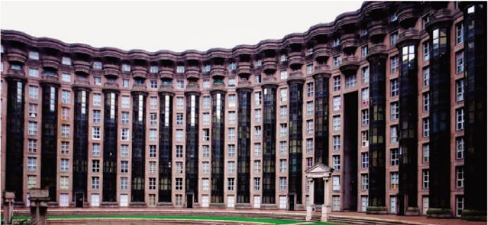 Les Espaces d'Abraxas. Une utopie architecturale rattrapée par la réalité Les Espaces d'Abraxas. Une utopie architecturale rattrapée par la réalité