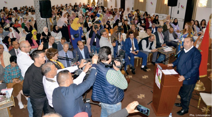 Opposition et majorité appelées à ouvrir un véritable débat sur les réformes concernant la famille, la femme et la parité Opposition et majorité appelées à ouvrir un véritable débat sur les réformes concernant la famille, la femme et la parité