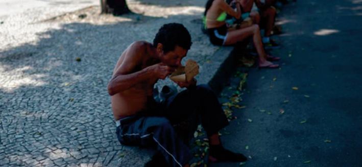 A Rio, une cuisine solidaire et gastronomique dans les favelas