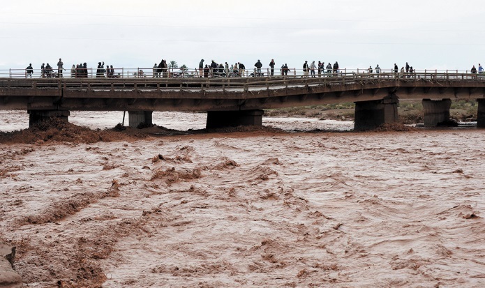 Avec les intempéries, le gouvernement Benkirane prend de l’eau de partout Avec les intempéries, le gouvernement Benkirane prend de l’eau de partout