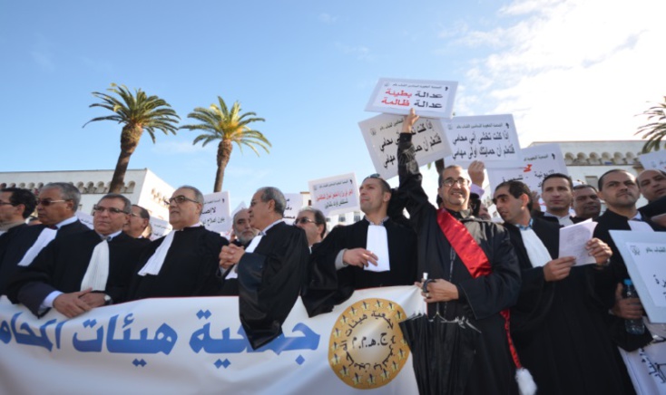 Les hommes en noir voient rouge Les hommes en noir voient rouge