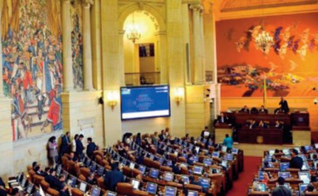 La commission des AE fustige la participation d'un représentant du polisario à un séminaire au Sénat colombien et réitère son respect de l’intégrité territoriale du Maroc La commission des AE fustige la participation d'un représentant du polisario à un séminaire au Sénat colombien et réitère son respect de l’intégrité territoriale du Maroc