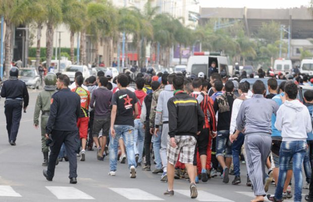 La guerre de couleurs entre ultras wydadis et rajaouis La guerre de couleurs entre ultras wydadis et rajaouis