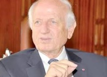 André Azoulay reçoit le Prix Nord-Sud