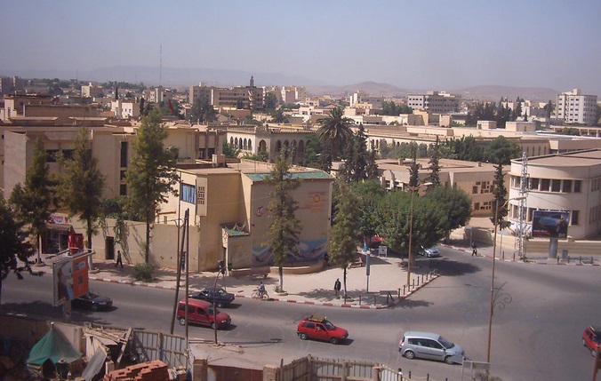 Calme précaire à Oujda après les affrontements entre étudiants et forces de l’ordre Calme précaire à Oujda après les affrontements entre étudiants et forces de l’ordre