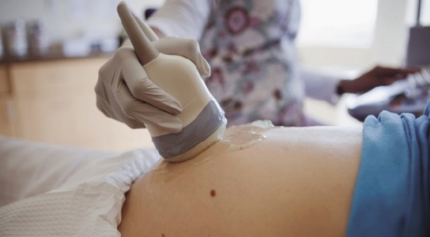 Le ministre de la Santé veut faire taire le débat sur l’avortement clandestin Le ministre de la Santé veut faire taire le débat sur l’avortement clandestin