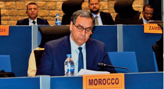 Le Maroc condamne toute exploitation des réfugiés et l'enrôlement des enfants des camps de réfugiés dans les milices armées Le Maroc condamne toute exploitation des réfugiés et l'enrôlement des enfants des camps de réfugiés dans les milices armées