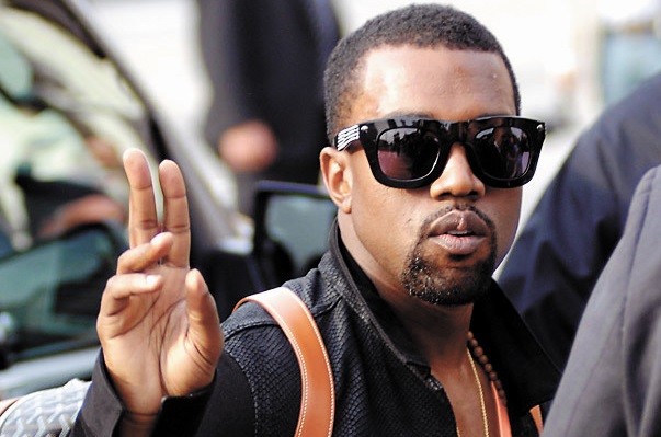 Kanye West fait des crises de rage à cause de Taylor Swift Kanye West fait des crises de rage à cause de Taylor Swift