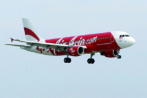 Un avion d'AirAsia disparaît entre l'Indonésie et Singapour Un avion d'AirAsia disparaît entre l'Indonésie et Singapour