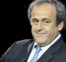 Platini défend le carton blanc Platini défend le carton blanc