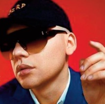 Bizarrap. Le phénomène argentin DJ rap latino, de la chambre d'ado à la scène mondiale Bizarrap. Le phénomène argentin DJ rap latino, de la chambre d'ado à la scène mondiale