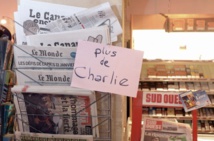 Le dernier numéro de Charlie Hebdo épuisé dès son apparition dans les kiosques en France Le dernier numéro de Charlie Hebdo épuisé dès son apparition dans les kiosques en France