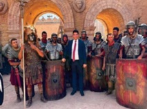 Mohamed Mehdi Bensaid visite le site de tournage du film "Gladiator 2" suite à un léger incendie