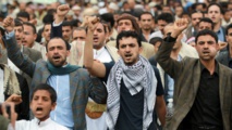 Des milliers de Yéménites défilent contre les rebelles houthis Des milliers de Yéménites défilent contre les rebelles houthis