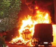 Enquête sur l'incendie de quatre voitures à Tétouan Enquête sur l'incendie de quatre voitures à Tétouan