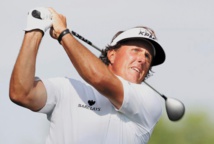 Top 20 des sportifs les mieux payés en 2014 : Phil Mickelson USA (Golf) Top 20 des sportifs les mieux payés en 2014 : Phil Mickelson USA (Golf)