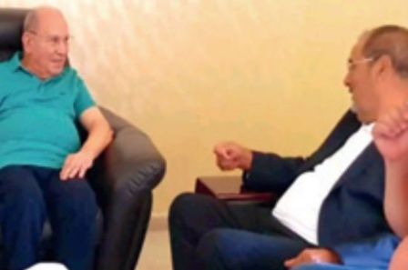 Driss Lachguar en compagnie d’une délégation de l’USFP au chevet du poète Abderrafii Jawahiri Driss Lachguar en compagnie d’une délégation de l’USFP au chevet du poète Abderrafii Jawahiri