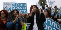 Un mouvement de femmes en Israël en ordre de bataille pour réveiller le "camp de paix" Un mouvement de femmes en Israël en ordre de bataille pour réveiller le "camp de paix"