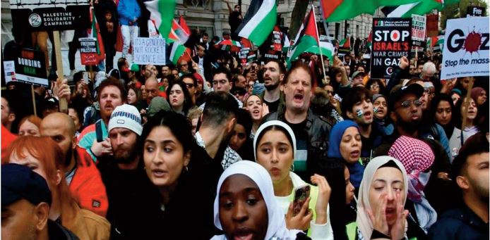 A Londres, des dizaines de milliers de manifestants réclament la fin de la guerre à Gaza