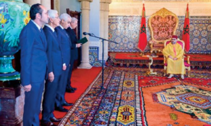 SM le Roi préside la cérémonie de signature d'une convention relative au déploiement d’un programme d’unités médicales mobiles connectées en faveur du monde rural
SM le Roi préside la cérémonie de signature d'une convention relative au déploiement d’un programme d’unités médicales mobiles connectées en faveur du monde rural