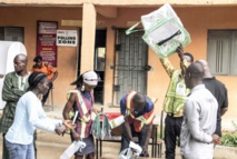 Le résultat des présidentielles attendu dans la crainte des violences au Nigeria Le résultat des présidentielles attendu dans la crainte des violences au Nigeria