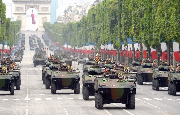 Les festivals à voir une fois dans sa vie : Festivités du 14 juillet (France) Les festivals à voir une fois dans sa vie : Festivités du 14 juillet (France)