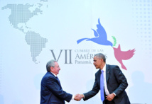 Face-à-face historique entre Barack Obama et Raul Castro au Sommet des Amériques de Panama Face-à-face historique entre Barack Obama et Raul Castro au Sommet des Amériques de Panama