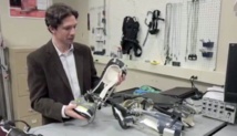 Un exosquelette pour marcher sans s'épuiser Un exosquelette pour marcher sans s'épuiser