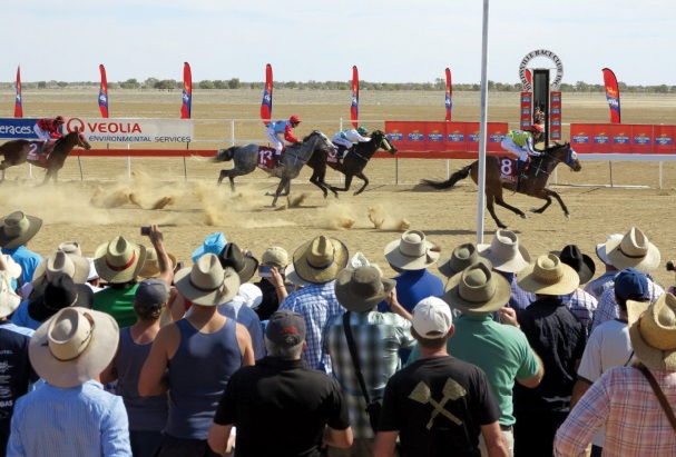 Les festivals à voir une fois dans sa vie : Birdsville races (Australie) Les festivals à voir une fois dans sa vie : Birdsville races (Australie)