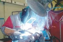 Vers le renforcement de la coopération française avec les PME nationales Vers le renforcement de la coopération française avec les PME nationales