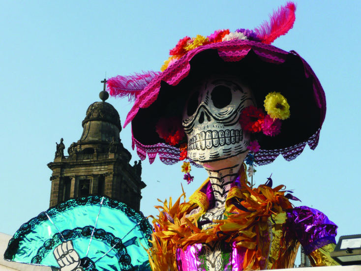 Les Latino-Américains célèbrent leurs défunts lors des festivités de la Dia de los Muertos. Les plus gros événements se déroulent au Mexique, où l’on se souvient des morts dans la joie plutôt que dans la tristesse. Les Latino-Américains célèbrent leurs défunts lors des festivités de la Dia de los Muertos. Les plus gros événements se déroulent au Mexique, où l’on se souvient des morts dans la joie plutôt que dans la tristesse.