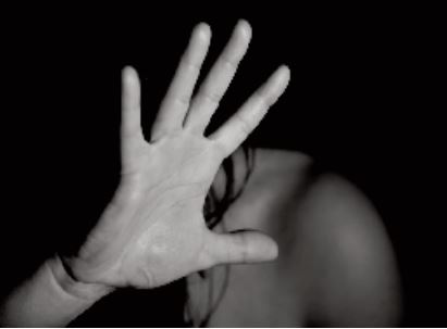 Appel à une adhésion collective aux efforts de lutte contre la violence à l'égard des femmes Appel à une adhésion collective aux efforts de lutte contre la violence à l'égard des femmes
