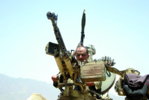 Combats meurtriers  à la frontière saoudienne et raids aériens sur Aden Combats meurtriers  à la frontière saoudienne et raids aériens sur Aden