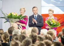Le président sortant devancé au premier tour en Pologne Le président sortant devancé au premier tour en Pologne