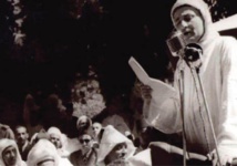 Exposition de photos historiques reflétant la communion entre le Trône et le peuple Exposition de photos historiques reflétant la communion entre le Trône et le peuple