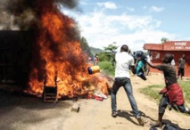 Violents combats à Bujumbura, au lendemain d'une tentative de coup d’Etat Violents combats à Bujumbura, au lendemain d'une tentative de coup d’Etat