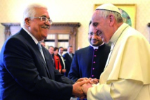 Mahmoud Abbas reçu au Vatican par le pape François Mahmoud Abbas reçu au Vatican par le pape François