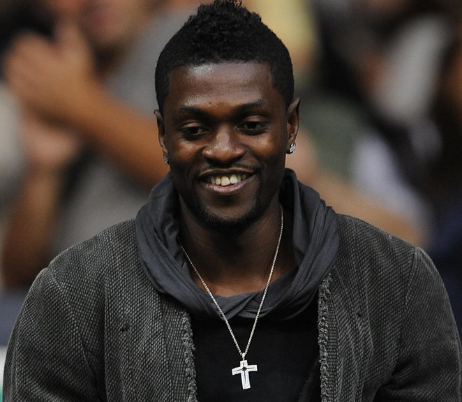 Suicide, vols et menaces, Emmanuel  Adebayor balance tout sur sa famille Suicide, vols et menaces, Emmanuel  Adebayor balance tout sur sa famille