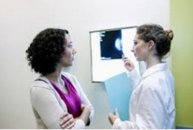Une mammographie régulière réduit la mortalité des femmes Une mammographie régulière réduit la mortalité des femmes
