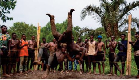 En Ouganda, les rêves de gloire des "catcheurs de boue" En Ouganda, les rêves de gloire des "catcheurs de boue"