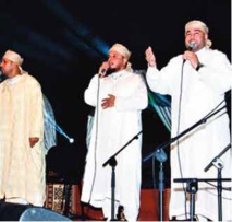 Marocains et étrangers explorent la richesse des bijoux berbères marocains Marocains et étrangers explorent la richesse des bijoux berbères marocains