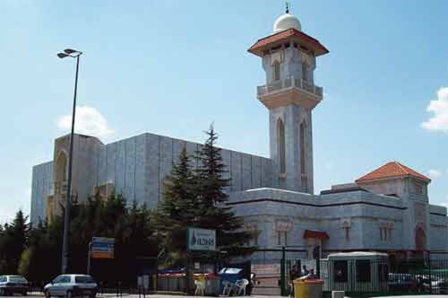 A Madrid, une effervescence particulière gagne les mosquées A Madrid, une effervescence particulière gagne les mosquées